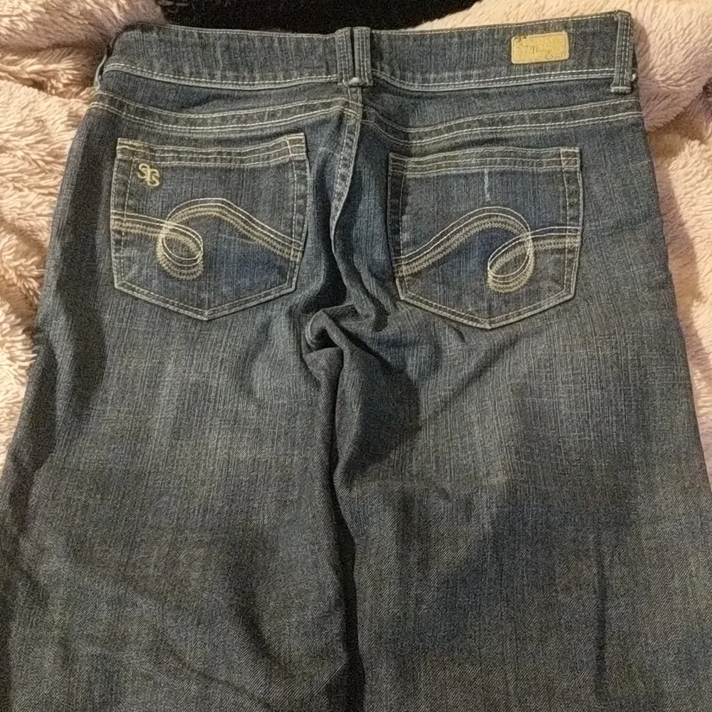 Jeans - Picture 3 of 4